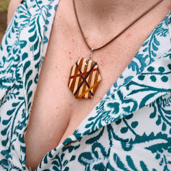 Pendentif assemblage d'essences de bois exotiques