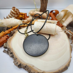 Pendentif rond en Ebène du Gabon, If, Padouk, Pequia amarello et Frêne