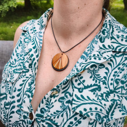 Pendentif rond en Ebène du Gabon, If, Padouk, Pequia amarello et Frêne