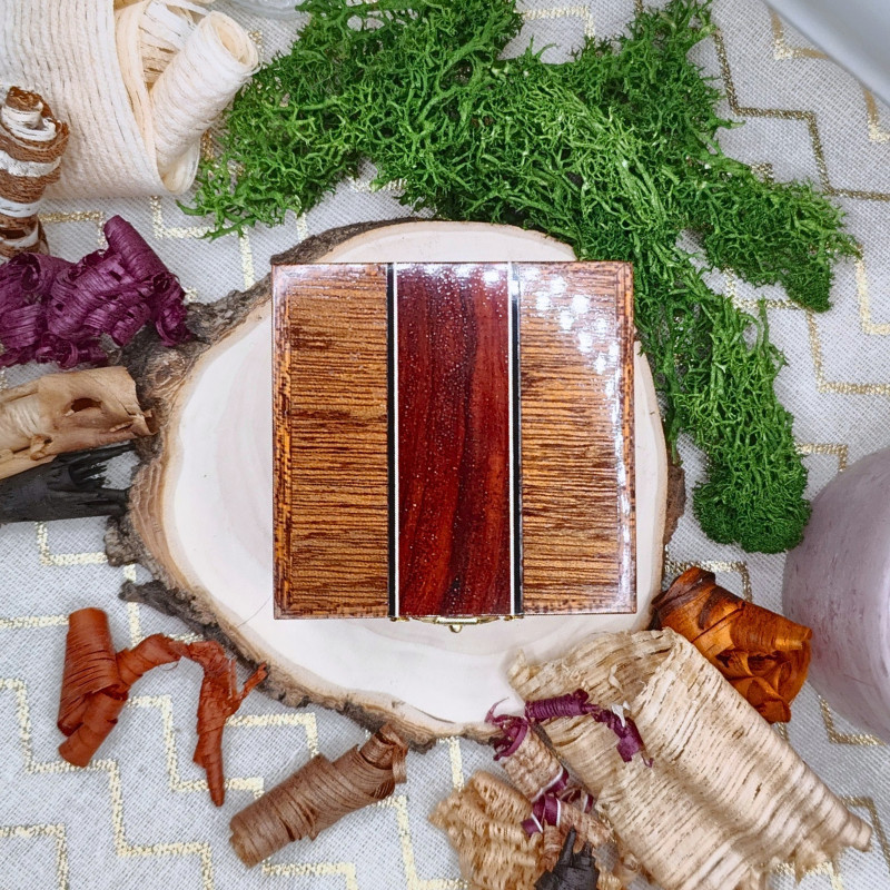 Petite boite "Luxe" - Sapelli, Narra rouge, Ebène et Erable