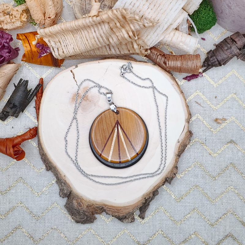 Pendentif rond en Ebène du Gabon, If, Padouk, Pequia amarello et Frêne