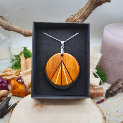 Pendentif rond en Ebène du Gabon, If, Padouk, Pequia amarello et Frêne