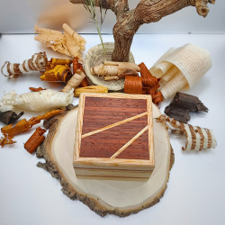 Petite boite en Frêne et Padouk