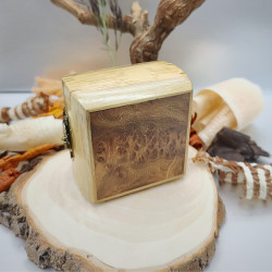 Petite boite en Chêne, Noyer et loupe d'Orme